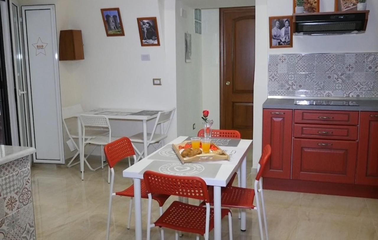 B&B Punto Stella Napels Buitenkant foto